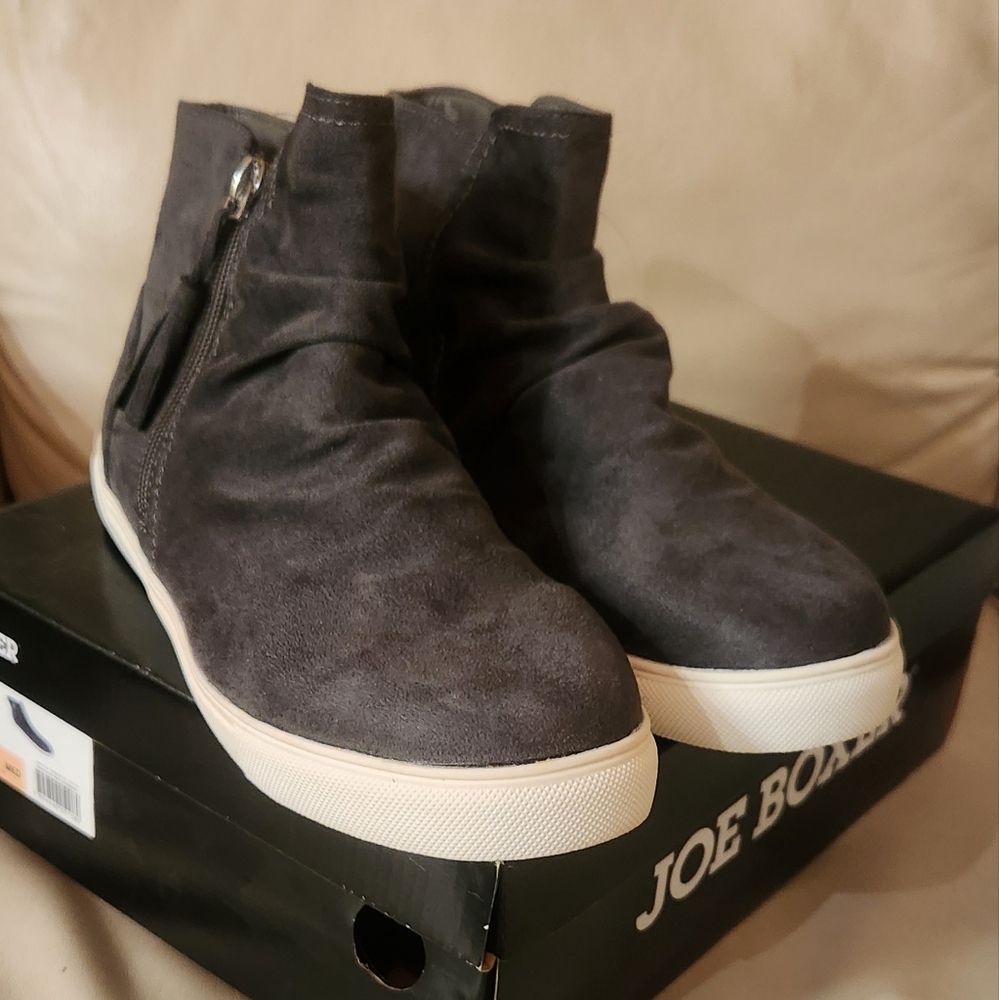 NIB Women's Vegan Suede High-Top Sneaker Booties Gray 8
